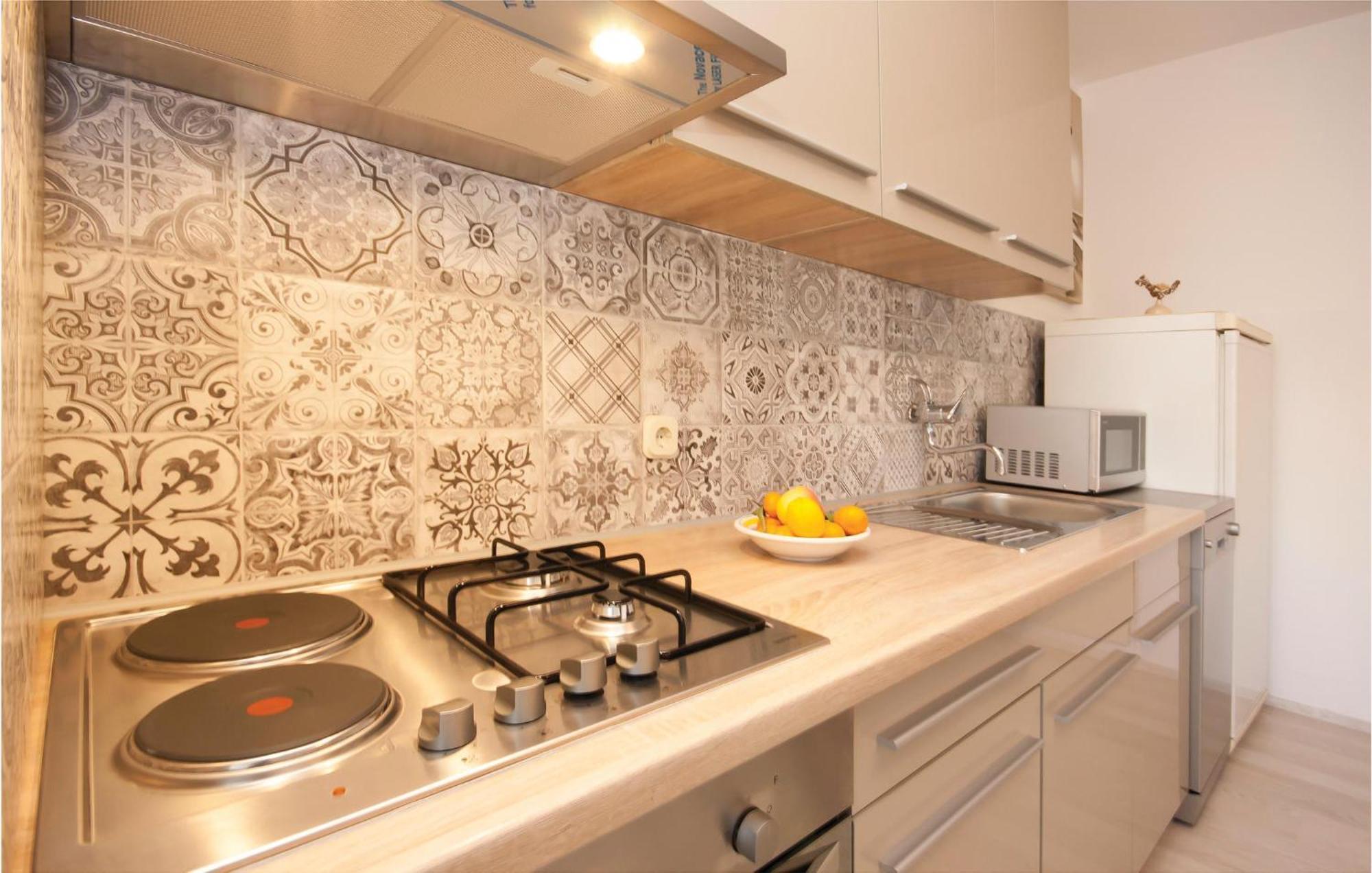 Cozy Apartment In Brodarica With Wifi Exterior photo