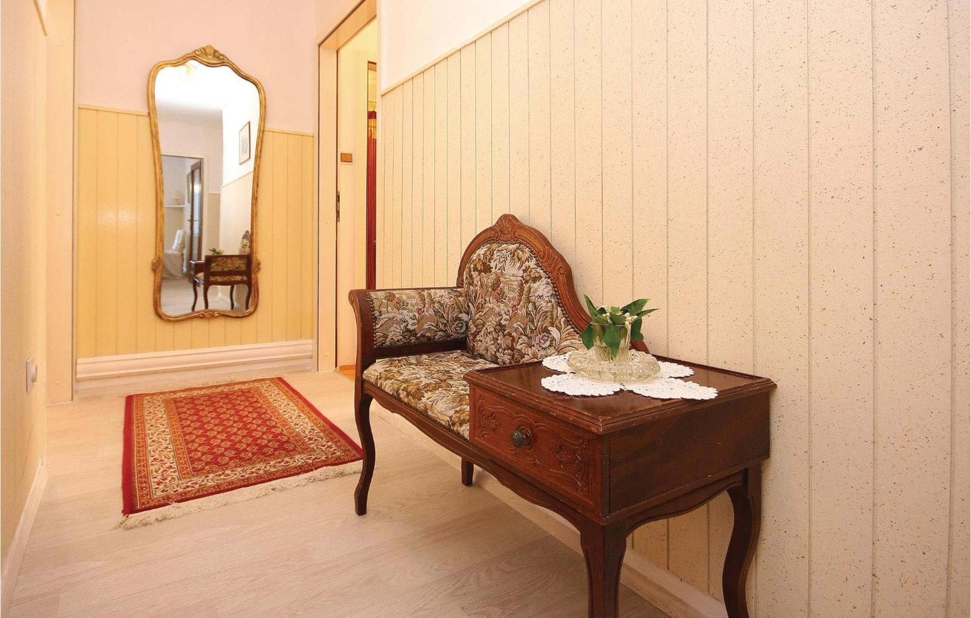 Cozy Apartment In Brodarica With Wifi Exterior photo