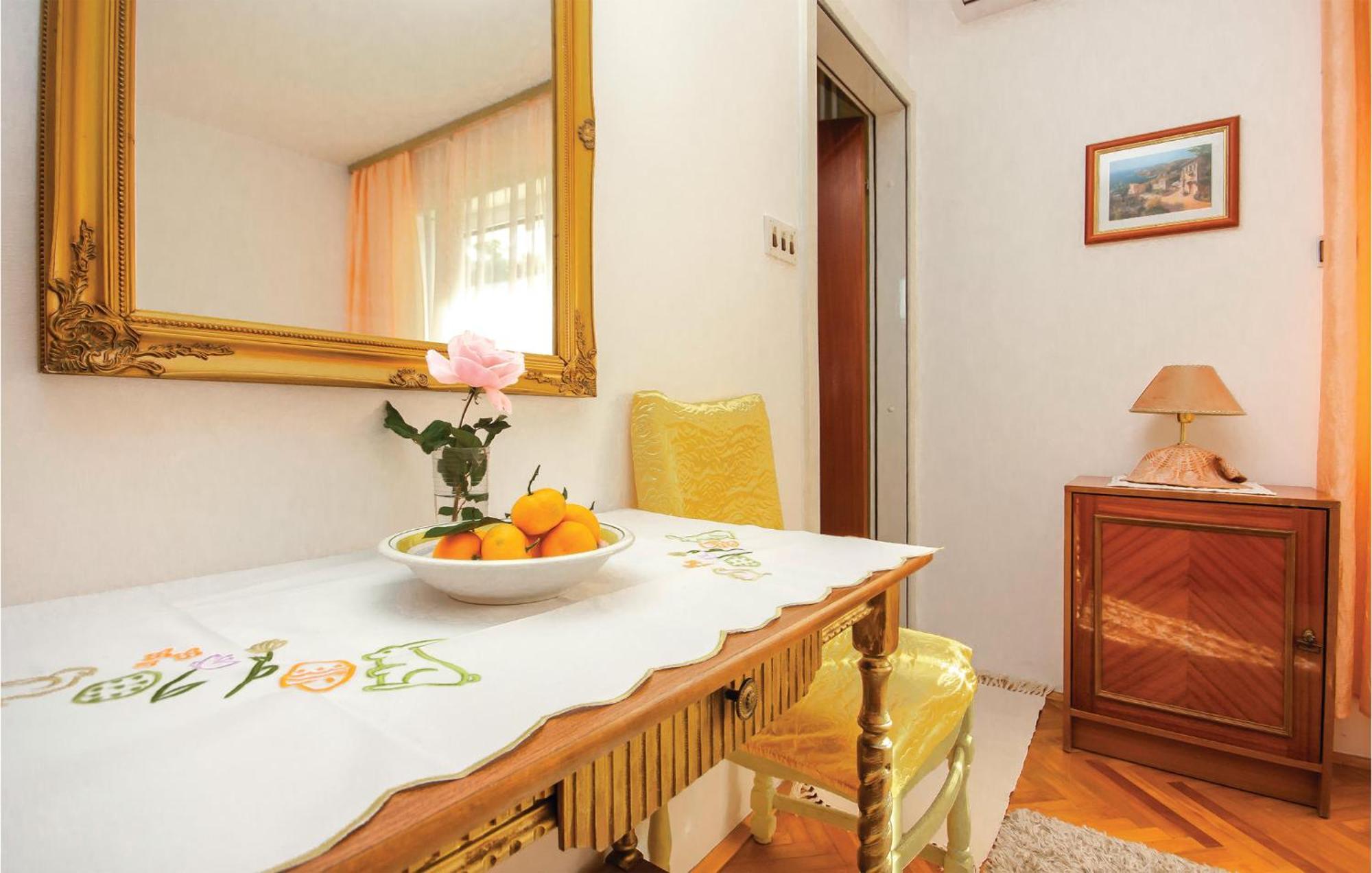 Cozy Apartment In Brodarica With Wifi Exterior photo