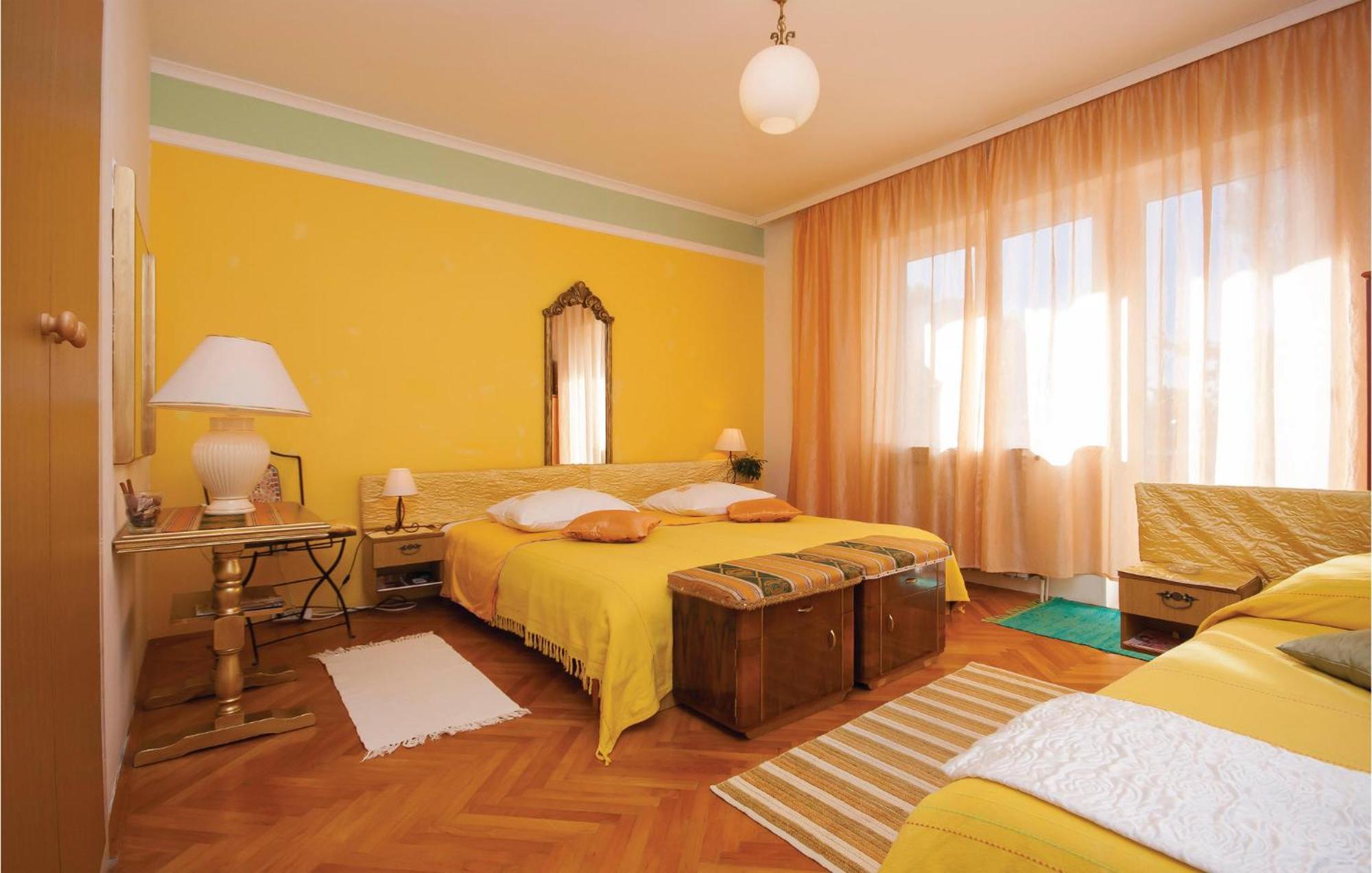Cozy Apartment In Brodarica With Wifi Exterior photo