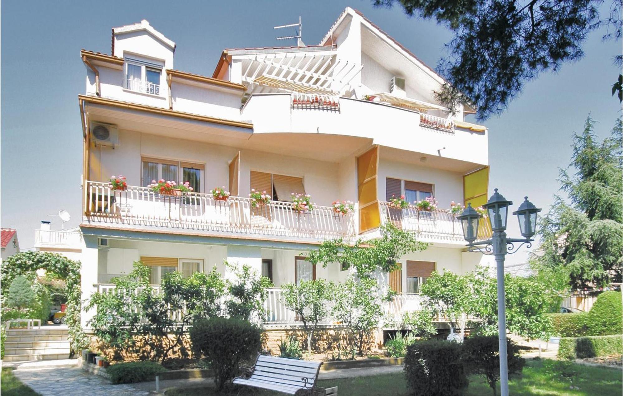 Cozy Apartment In Brodarica With Wifi Exterior photo