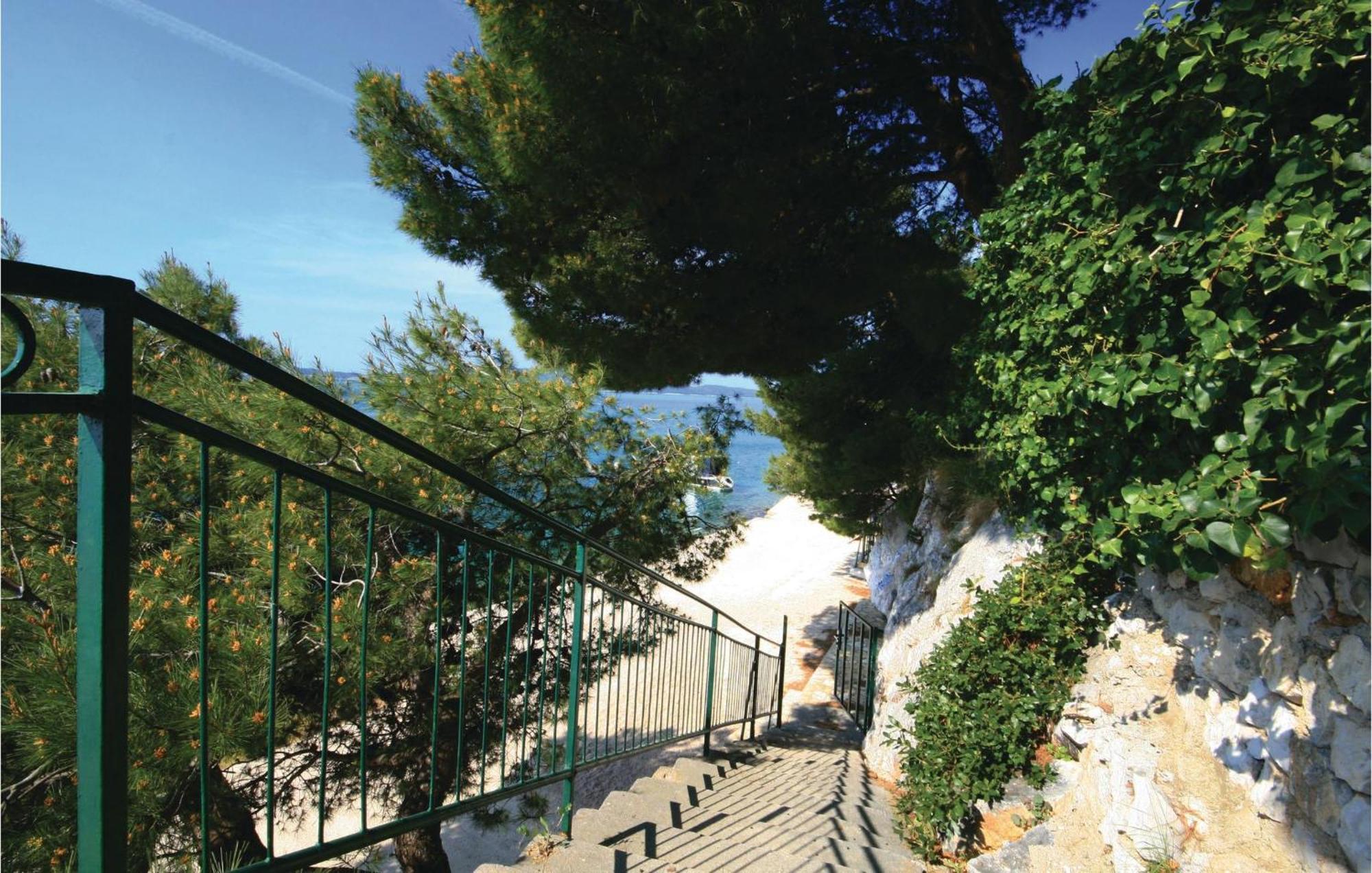 Cozy Apartment In Brodarica With Wifi Exterior photo