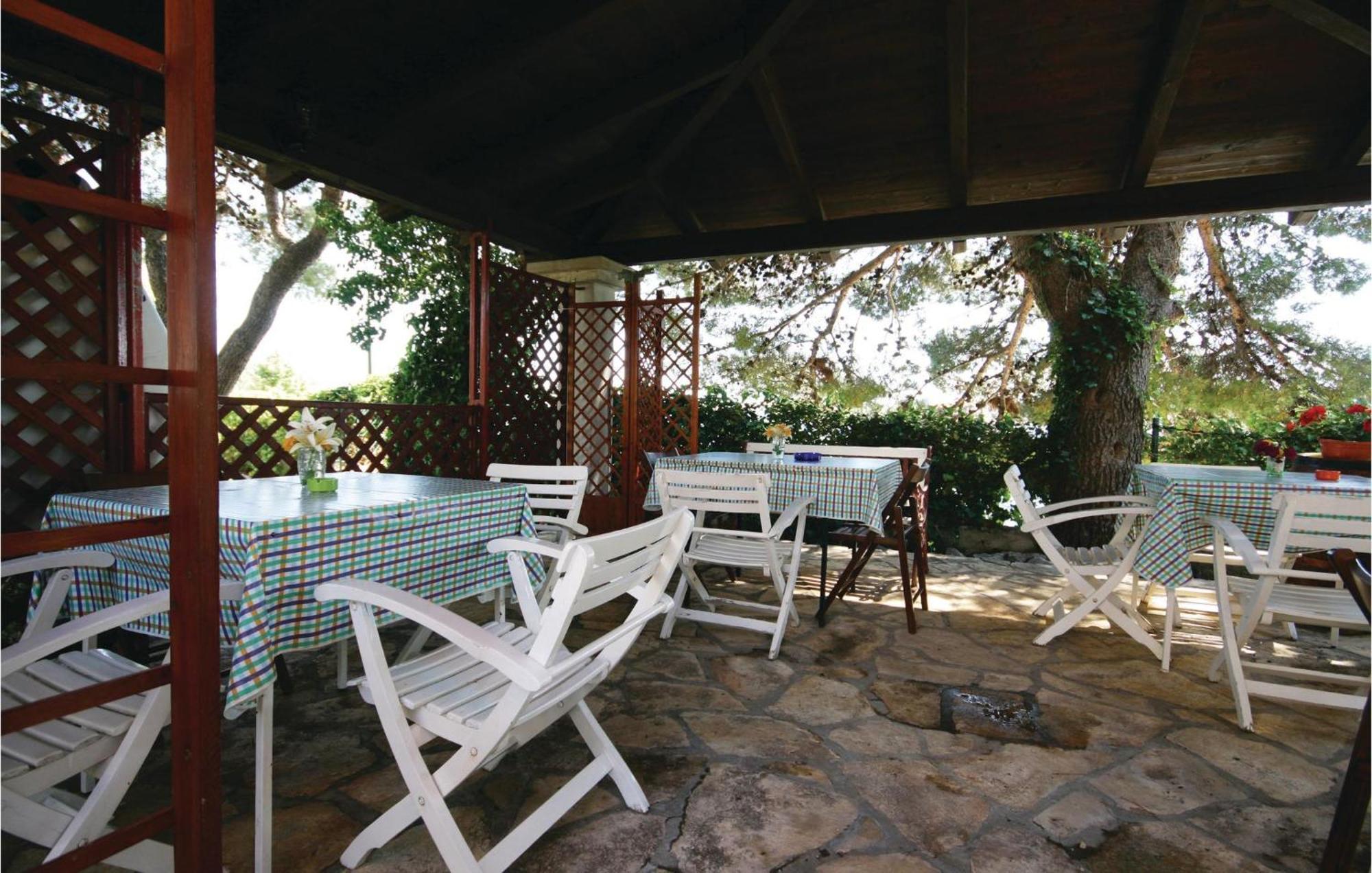 Cozy Apartment In Brodarica With Wifi Exterior photo